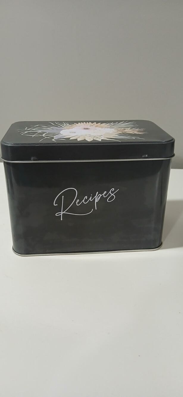 Recipe Box Black with Shaby Floral 8 Dividing Cards for Recipe Organizing Cards